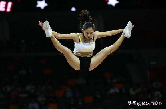 cba跳板为什么那么抢手(一年才挣万把块！年轻女孩为何还争当CBA啦啦队员？主要3点原因)