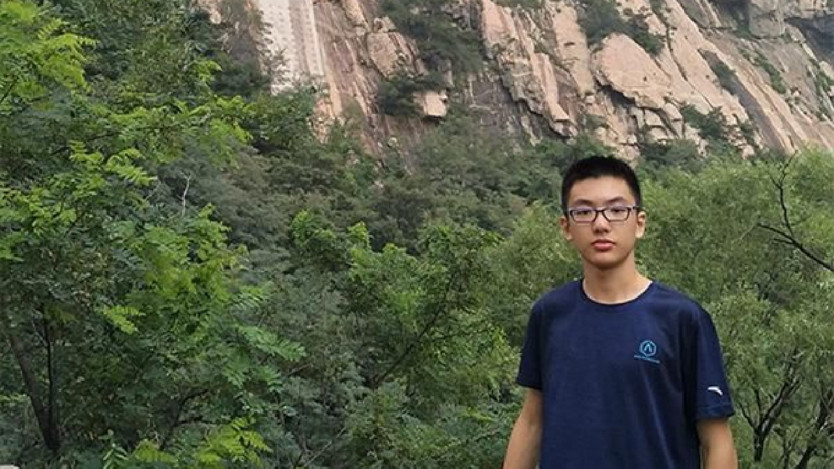 “最帅高考状元”杨晨煜：英语、数学满分，以730分考入清华