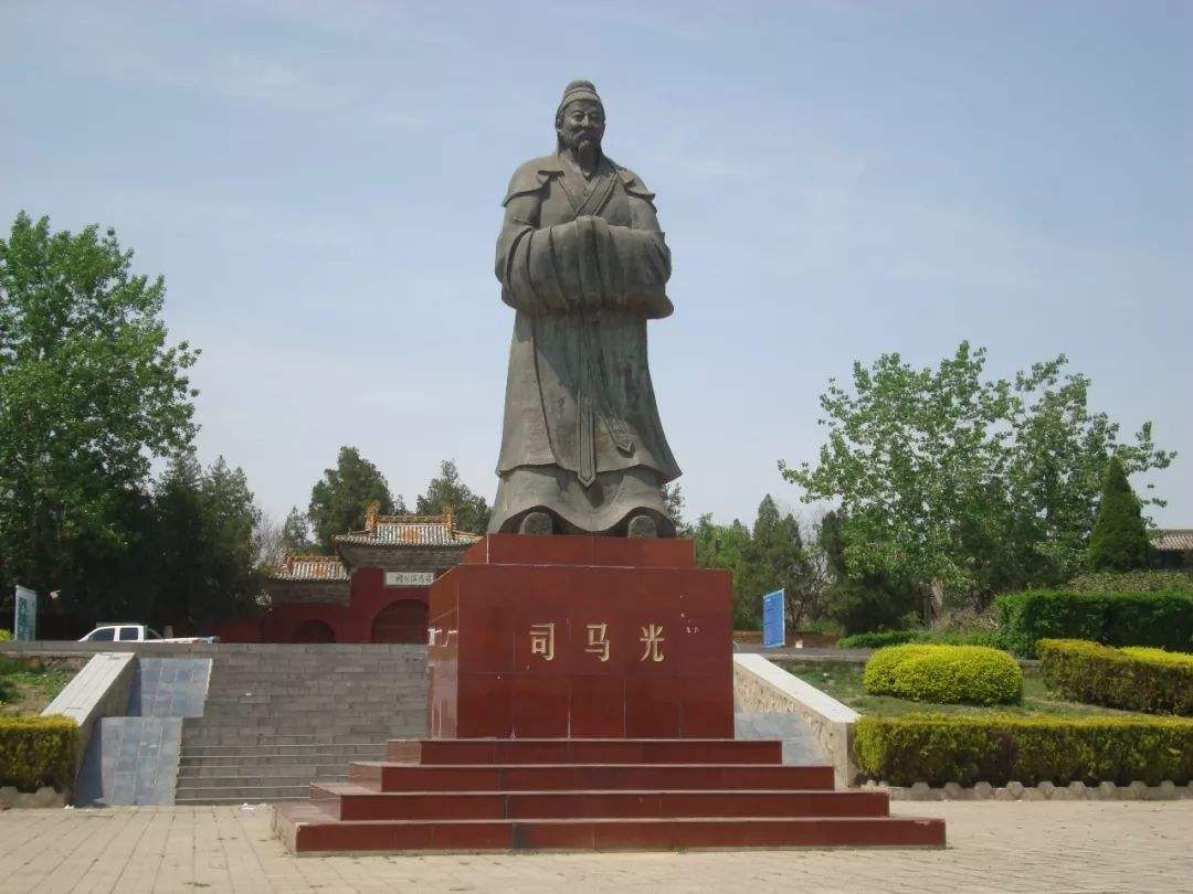 在这里我们看,孙策是如何渡过浙江并占据会稽郡的全部过程,基本上比较