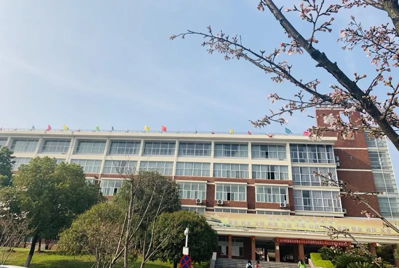 来武汉外语外事职业学院，出国不是梦
