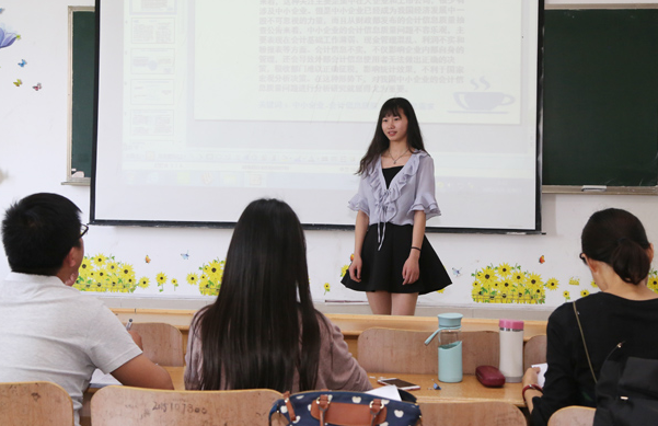 大四实习还要交学费？女生“神吐槽”学校火了，说出大学生心声
