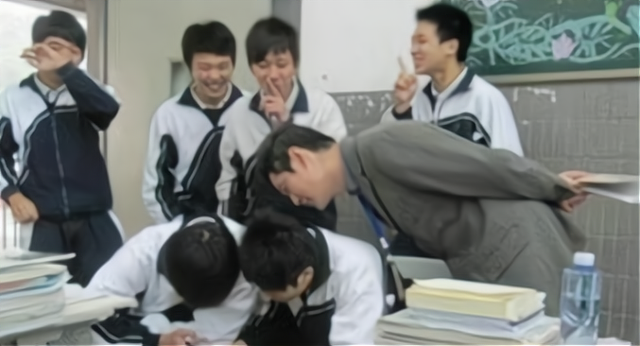 中学生“花样”藏手机，这些地方很靠谱，基本发现不了