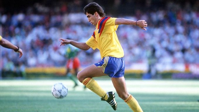 哥伦比亚世界杯被杀（在世界杯踢进一个乌龙球，回国被枪杀，哥伦比亚球星埃斯科巴）