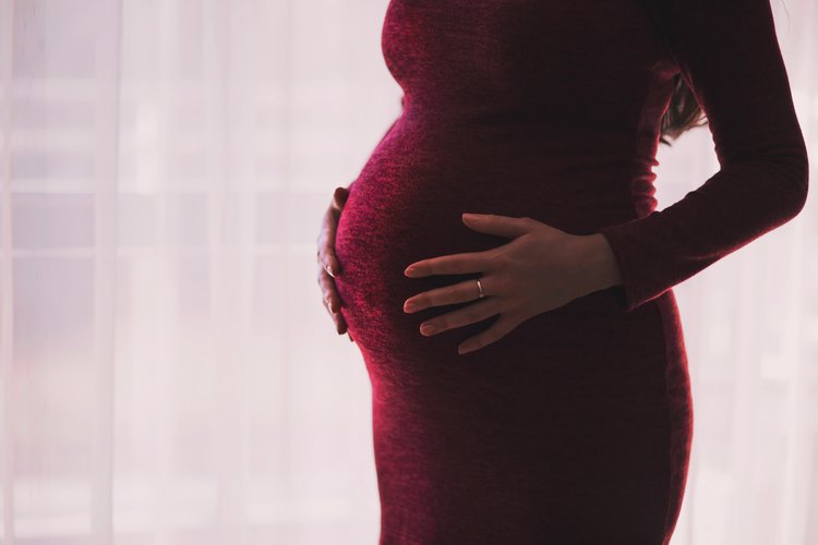16岁女孩“偷尝禁果”，致输卵管部分切除！多大开始性生活合适？