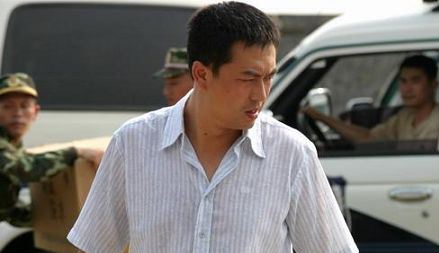 《蜗居》十年:张嘉译演绎的宋思明,从"偶像"变成了"渣男"