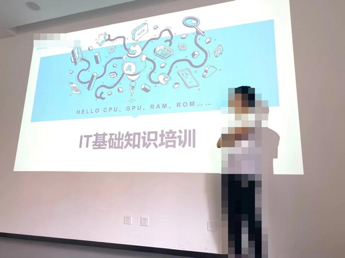 即插即用的入門級無線圖傳設(shè)備，EZCast易投熊T1投屏器使用體驗