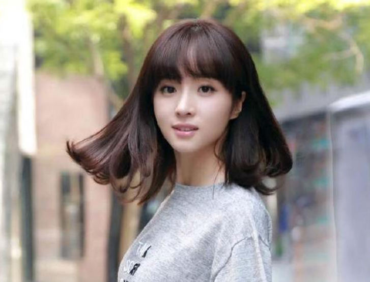 胡冰卿的双胞胎姐姐是真学霸，姐妹俩走出不同人生，也许更有意义