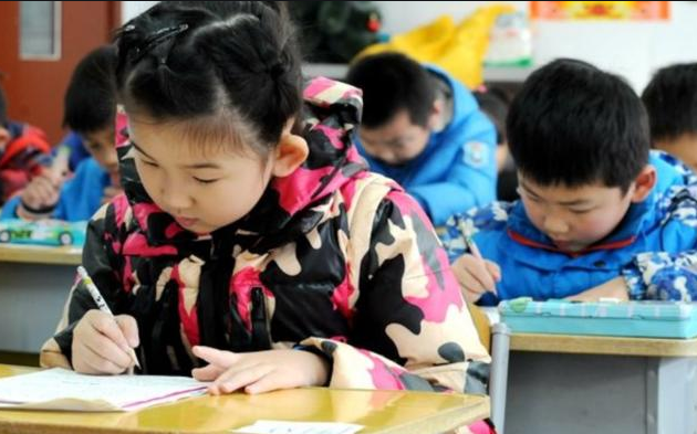 小学生“满分试卷”，9个字写完武侠小说，道出3个门派的恩怨情仇