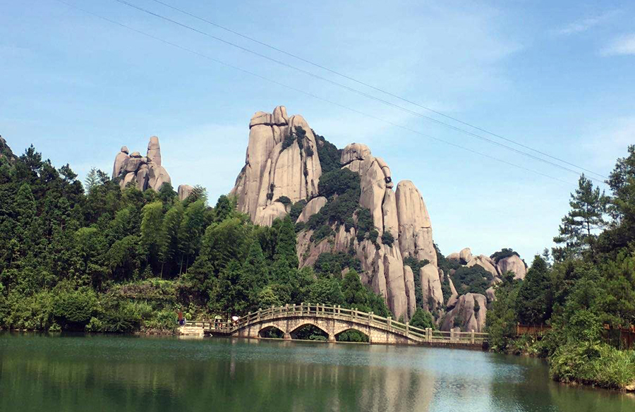 福建宁德福鼎市最大的镇,因旅游景区而改名,是全国千强镇