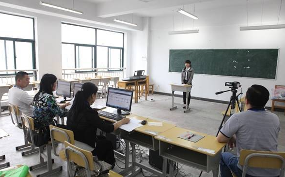 高工资私立教师能“有偿补课”，低工资公立教师却不能，公平吗？