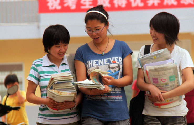 大学生入党由谁来决定？是“辅导员”还是“党支书”？别找错了人