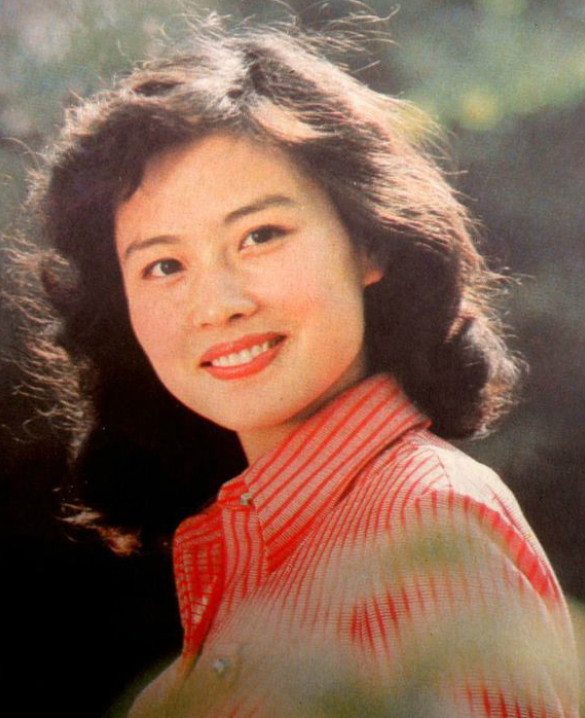 比起杜志国3婚出轨圈外人，相爱42年杜源夫妇被称为“神仙眷侣”