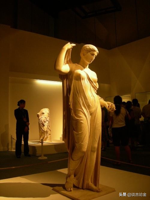 按照古希腊神话中的说法,这场战争以争夺人世间最美丽的女人海伦(65