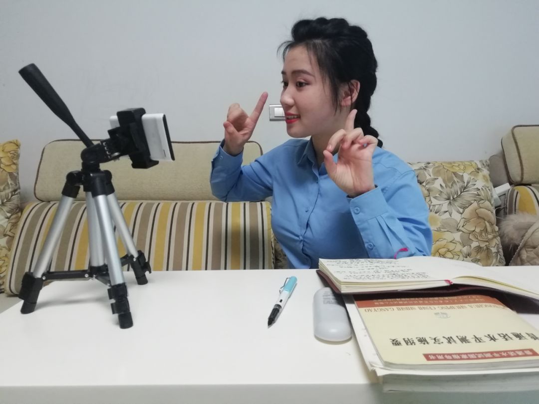 95后大学生杨润梅：战“疫”场上最美“联络人”