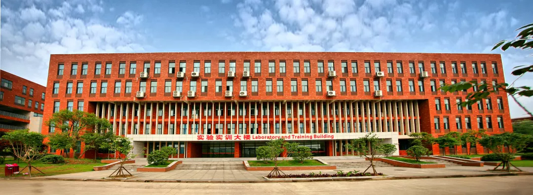 就业率高达95%以上！听说这所学校专门培养学霸...