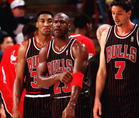 库科奇为什么25岁才进入nba（公牛王朝首发中锋，巅峰场均19+7+5，库科奇到底强不强？）