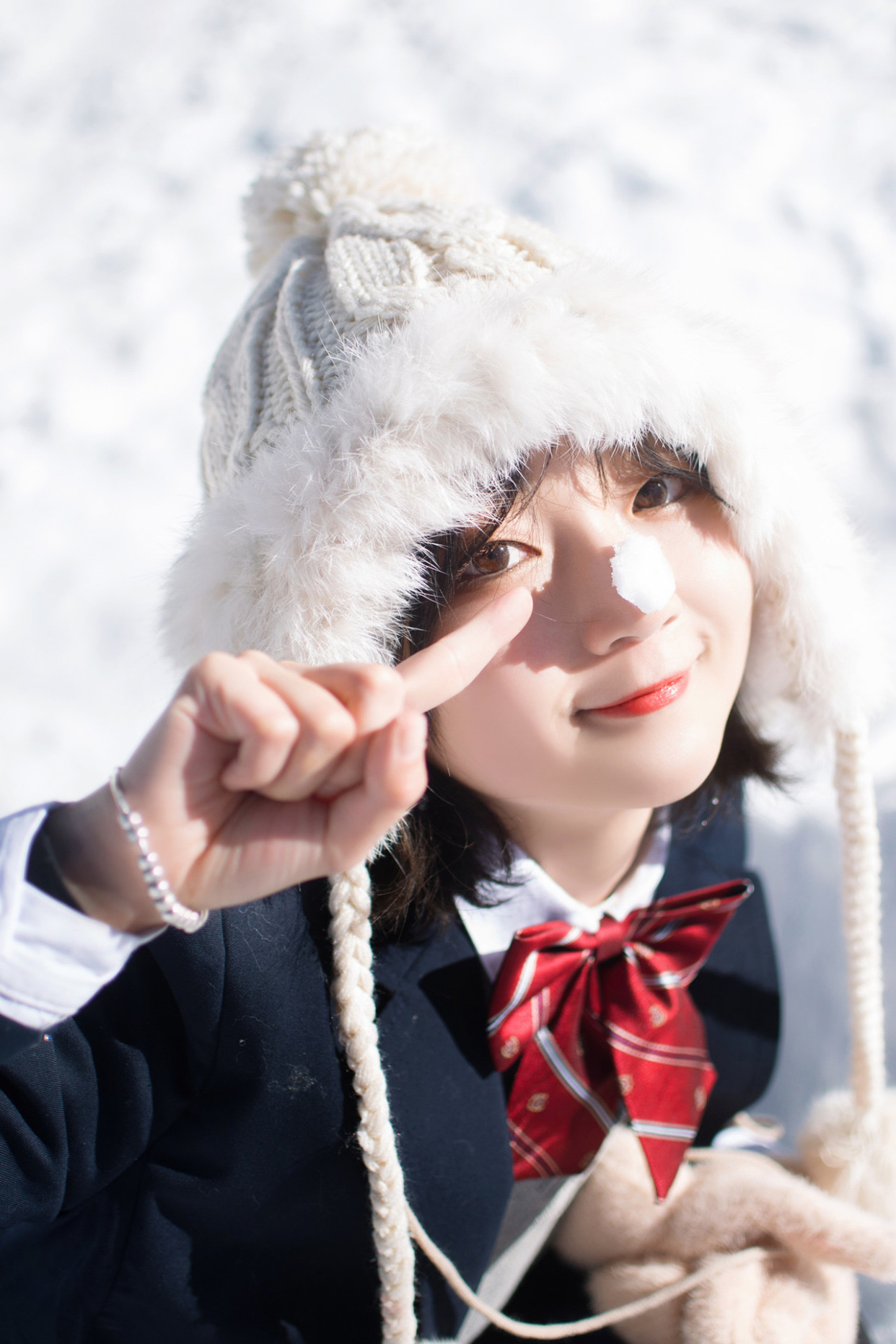 雪景人像好看不好拍,学好7个姿势和技巧,既上镜又自然有意境