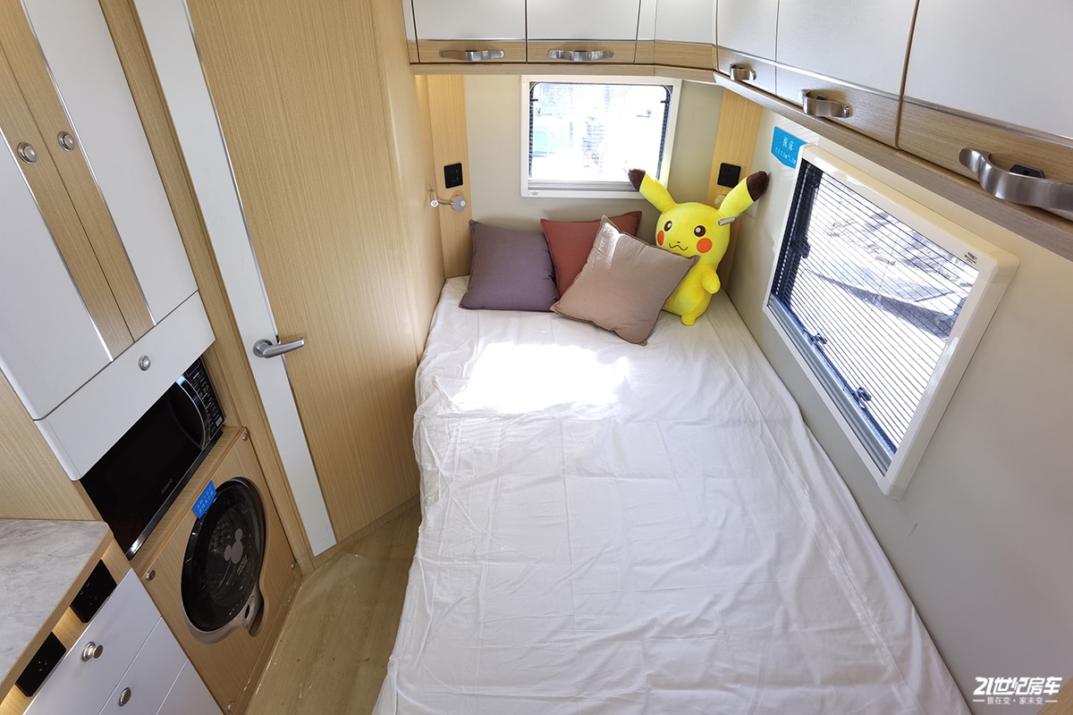 12v 48v双电源系统!大空间配置全面,升级银燕c05平头房车