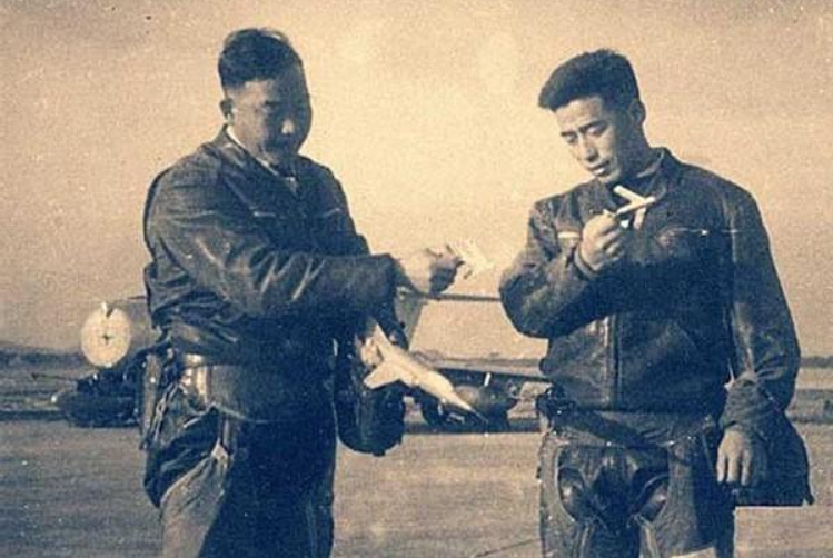 1966年叛徒杀人逃台湾，我军4架战机同时起飞，台海上空歼敌