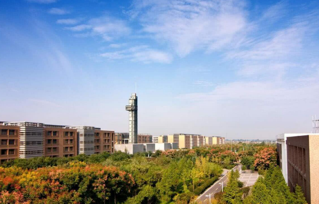 位于北京的这所“低调”大学，学生多数是公务员，你羡慕了吗