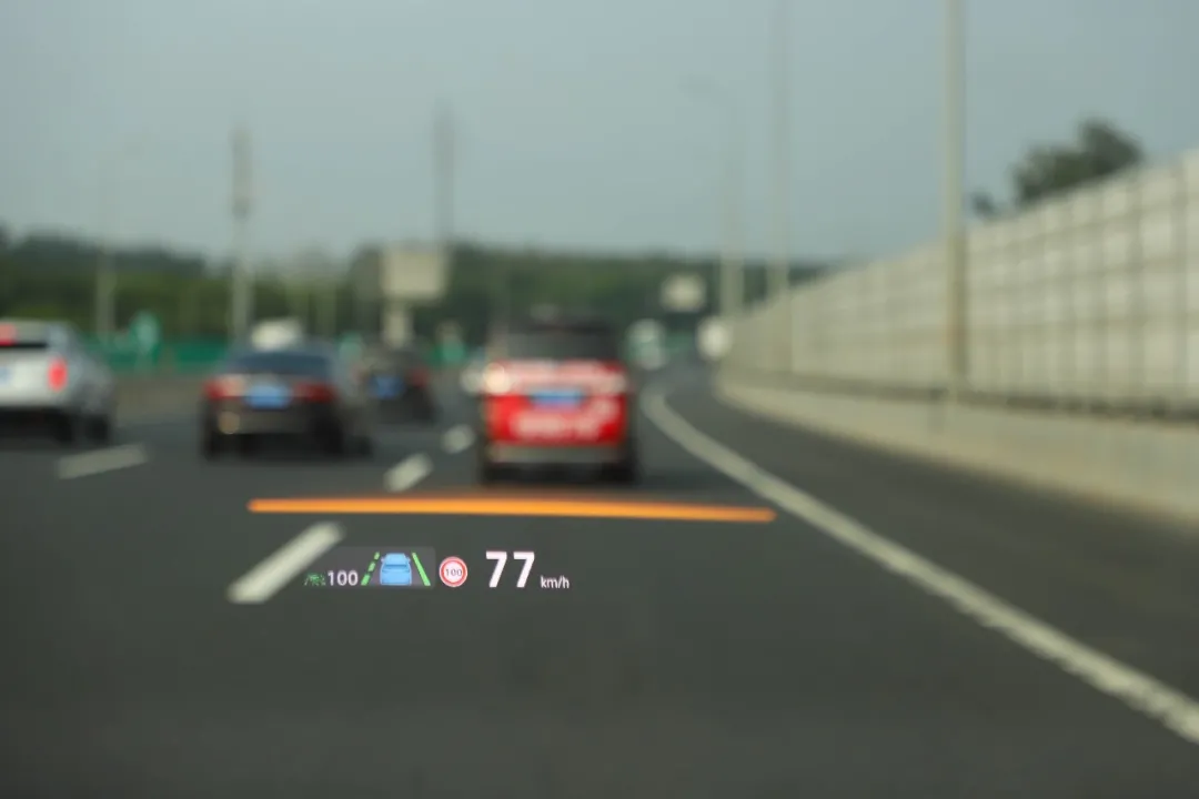 大厂发力很可怕！轴距2765mm空间越级，配超酷“黑科技”