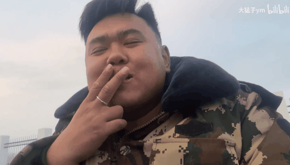 祝大猛子与何同学，都有光明的未来