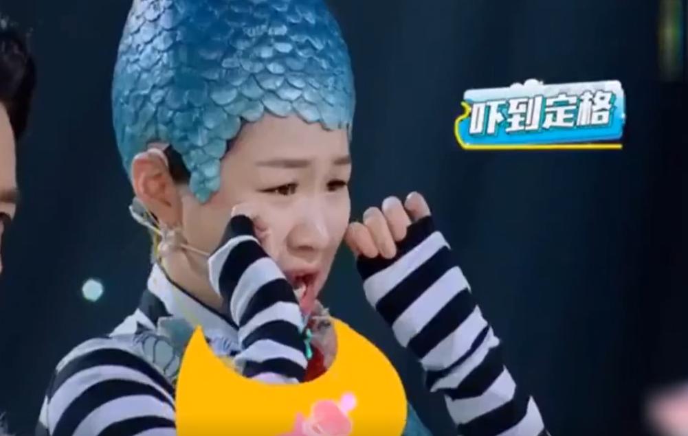 第一集就死掉的角色,引爆1亿热搜,谁还敢笑她是综艺咖