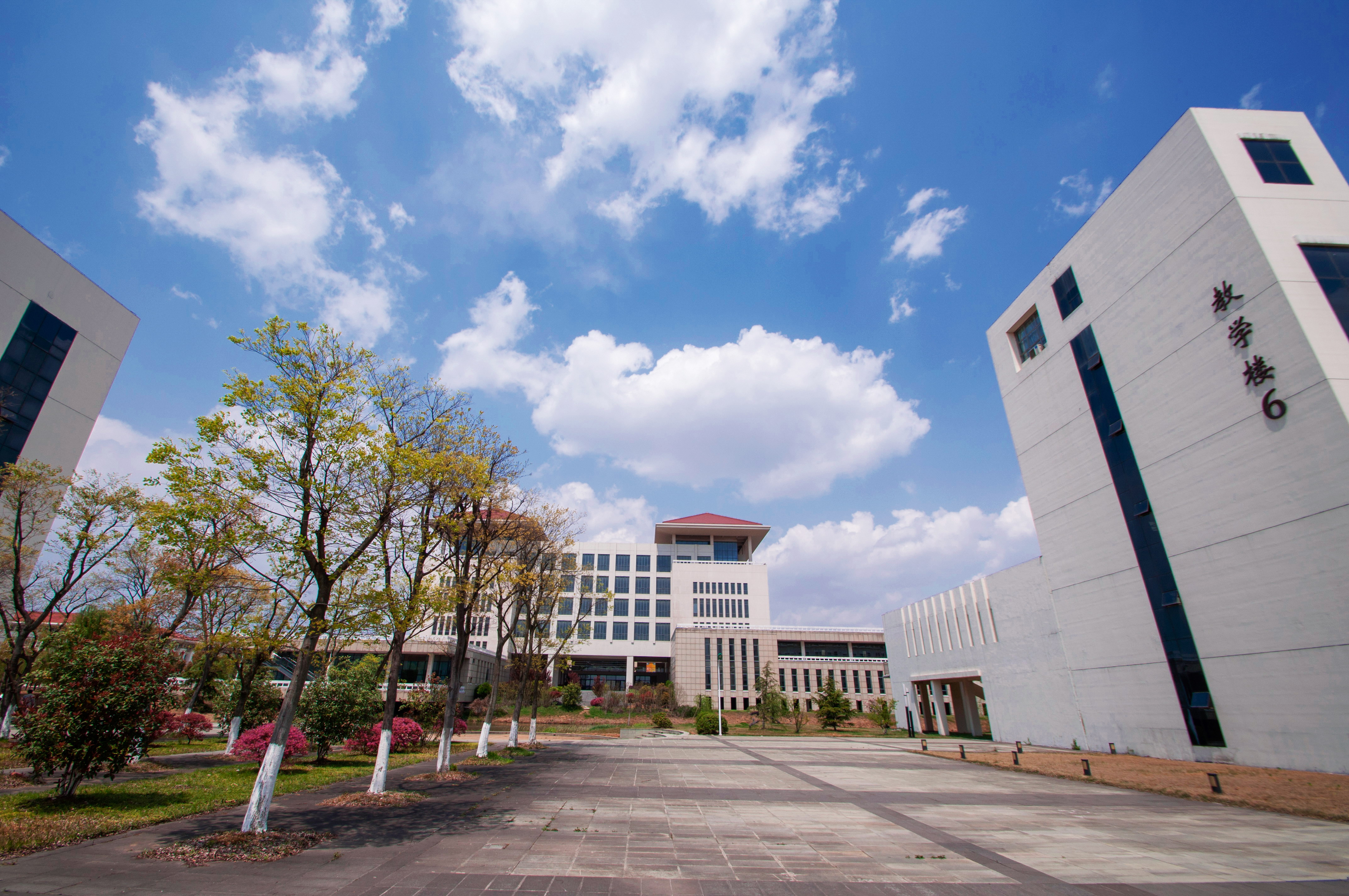 金陵科技学院：新兴崛起的应用科技型大学