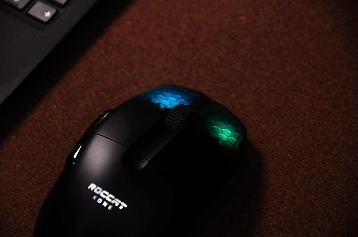 個(gè)性定制，流暢趁手，ROCCAT KONE PRO AIR無線職業(yè)版體驗(yàn)