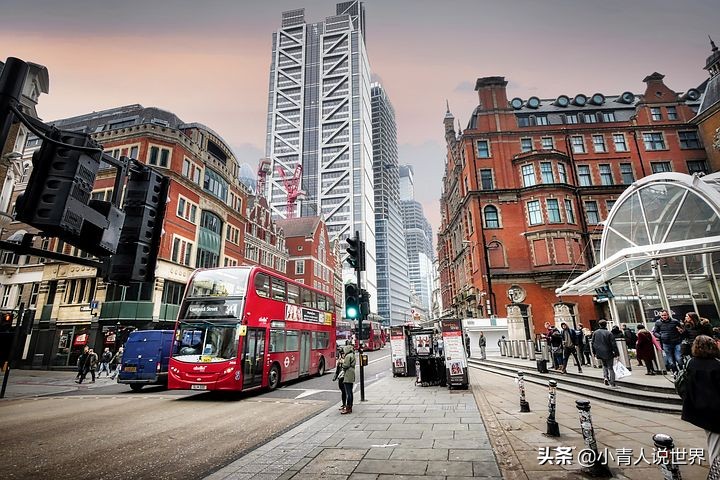 利物浦位于英国哪里(利物浦和曼彻斯特是英国的两大著名城市，这两城市之间有何异同？)