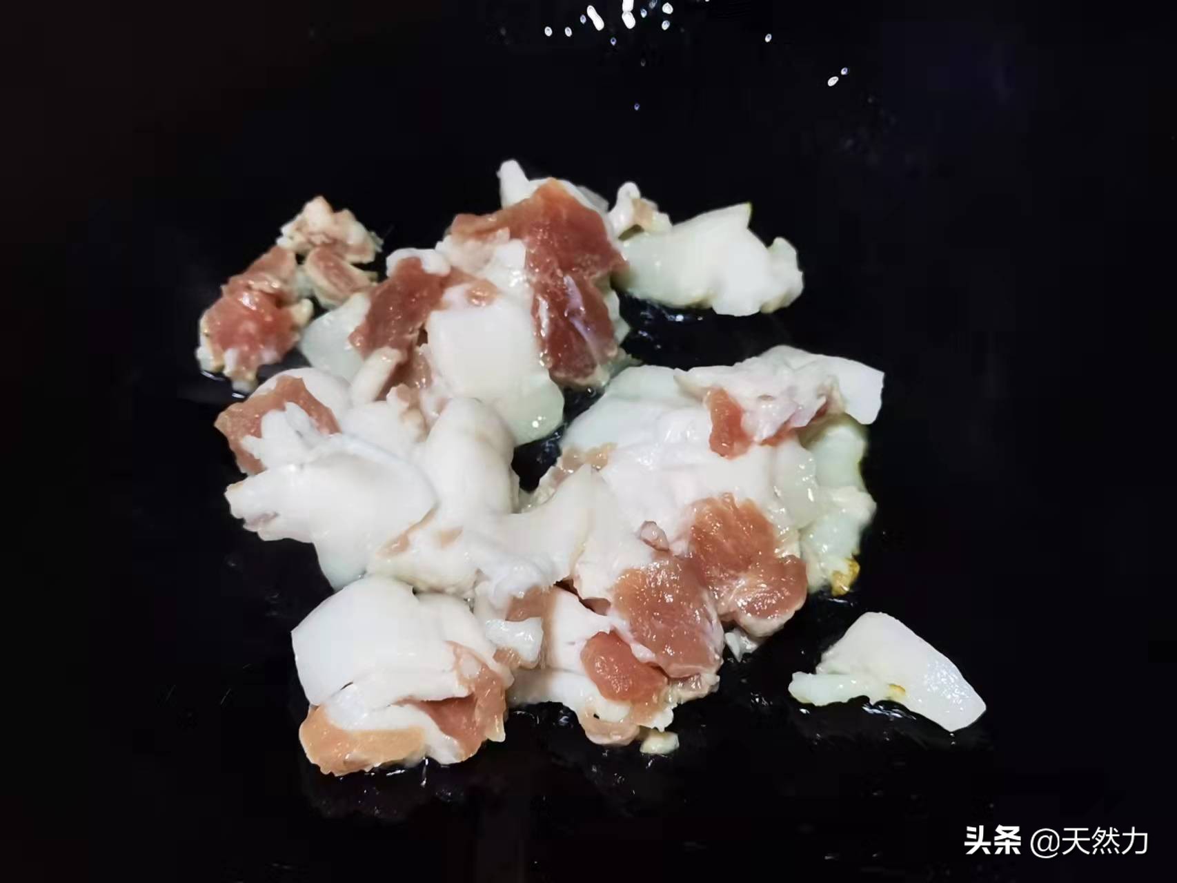 炝炒手撕包菜的做法（手撕包菜详细的做法技巧）