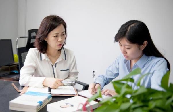 大学辅导员待遇（高校辅导员工资有多少）