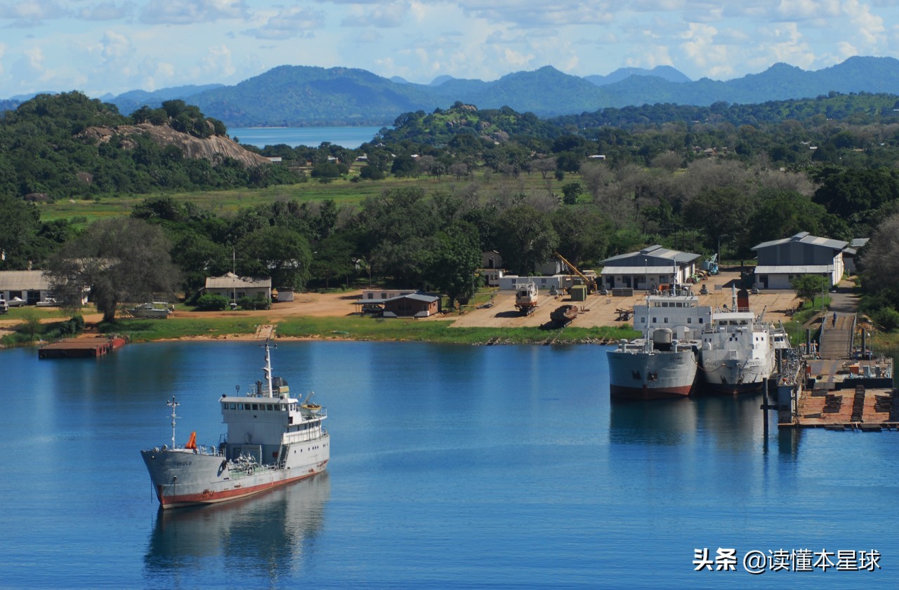 马拉维湖(200个鄱阳湖容量的马拉维湖，如何成非洲三国角逐主战场？)