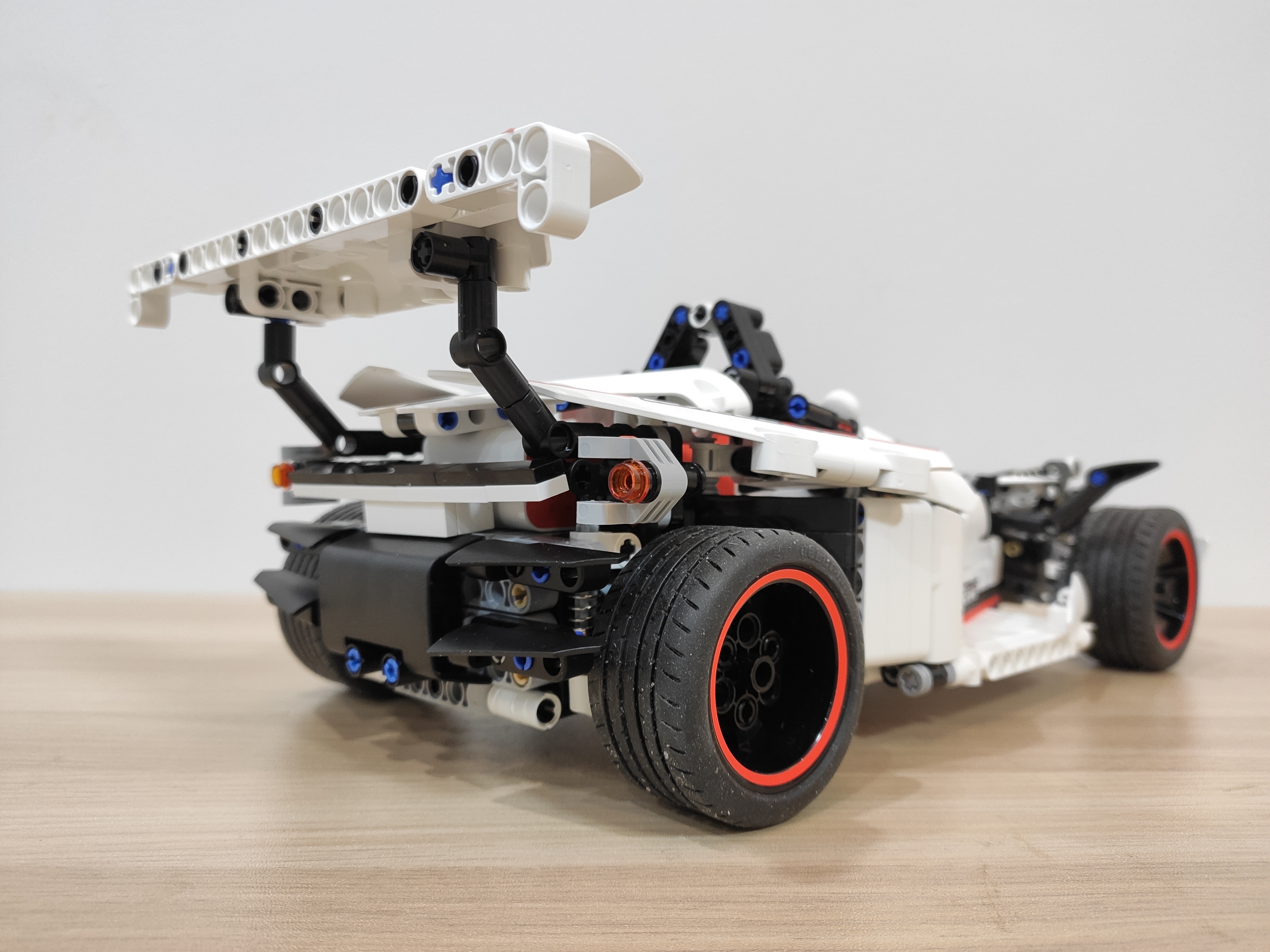 哈大赛车(价格屠夫!小米商城智能积木公路赛车:年轻人的第一次飙车)