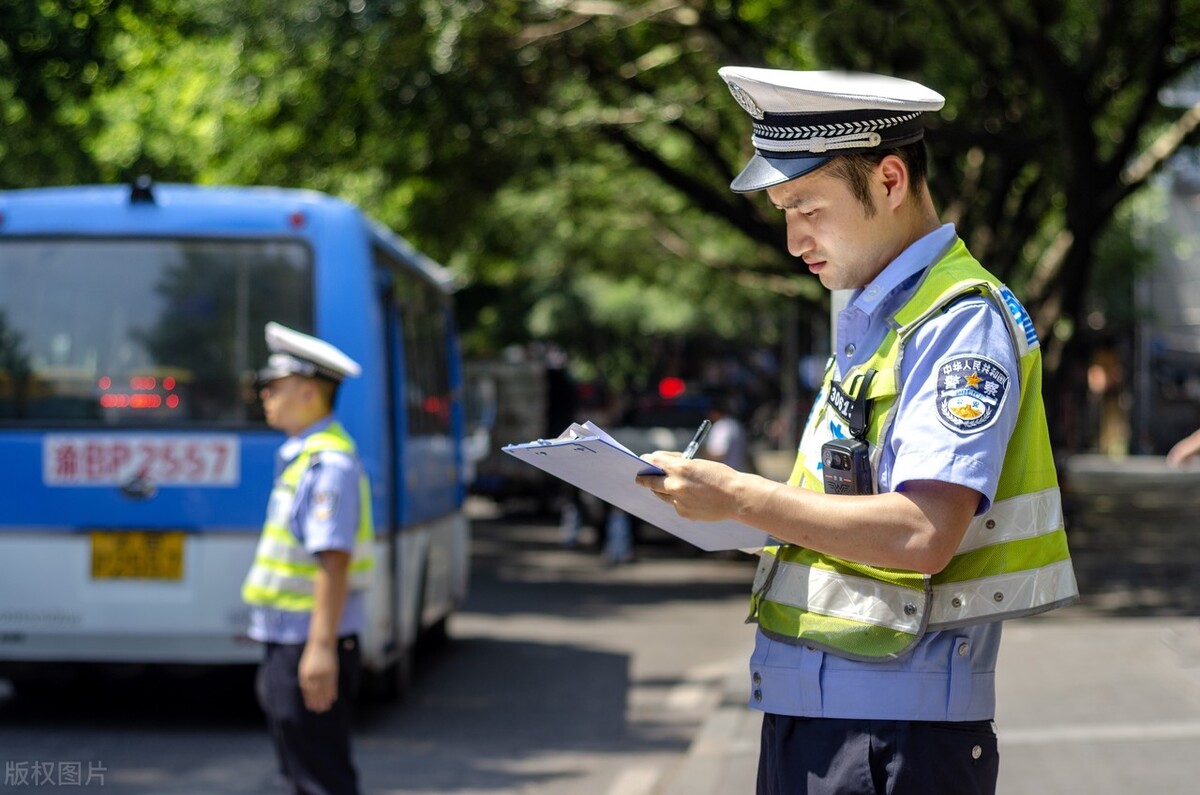 交通事故中，肇事逃逸的常见几种形式？