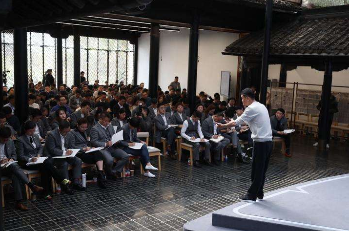 马云创立大学比哈佛都严格，今年只收49人，其中还有王思聪的前任