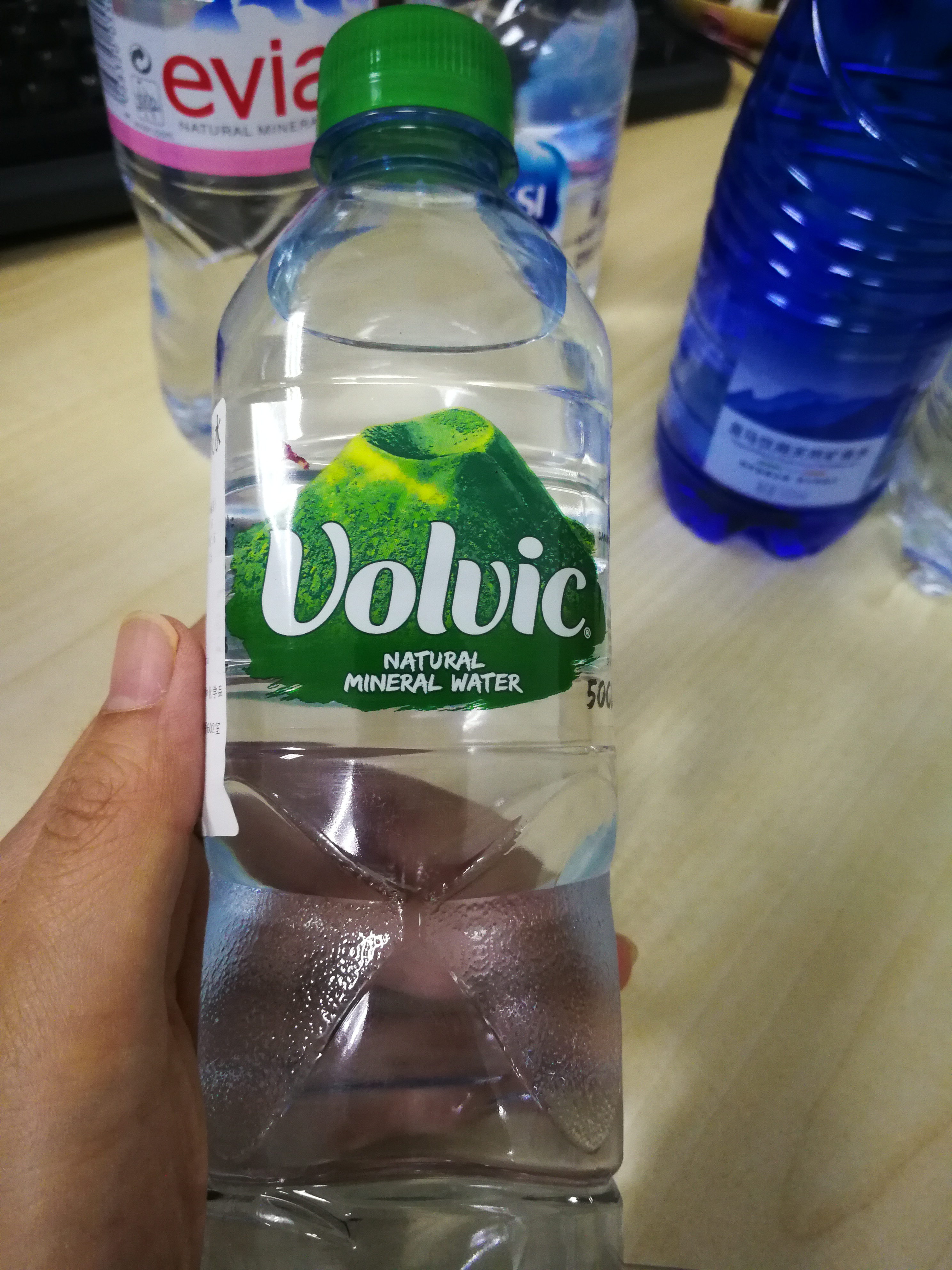 42种矿泉水测评之一 你知道的牌子几乎都在