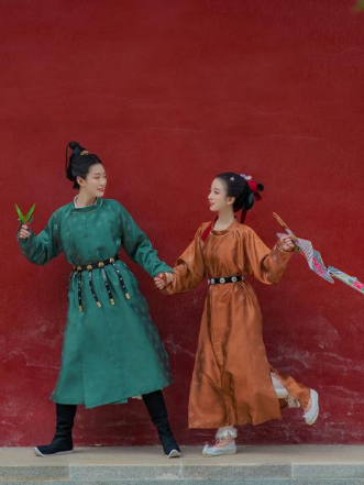 不少汉服商家赢在设计却输在形制？最正统的形制，究竟长什么样子