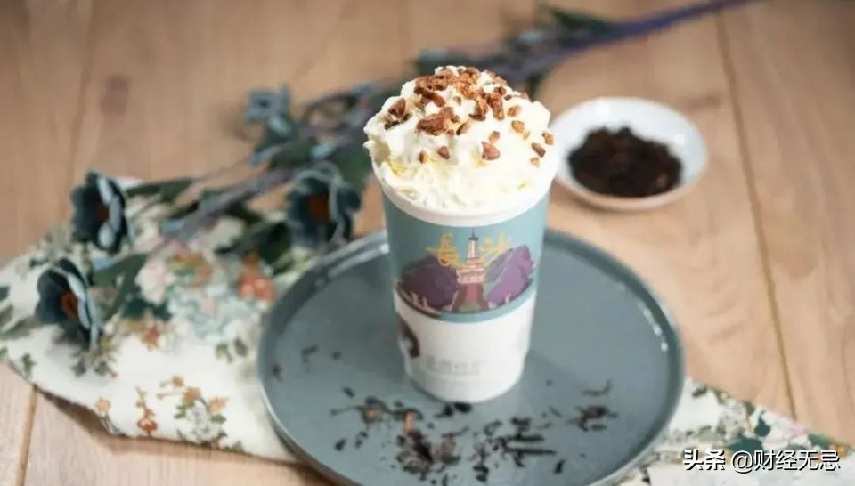 破圈的茶颜悦色：150元一杯还要排队，走上喜茶老路