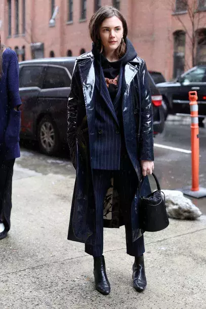 问江南“晴为何物”，你见过这些时尚品牌的雨衣、雨靴吗？