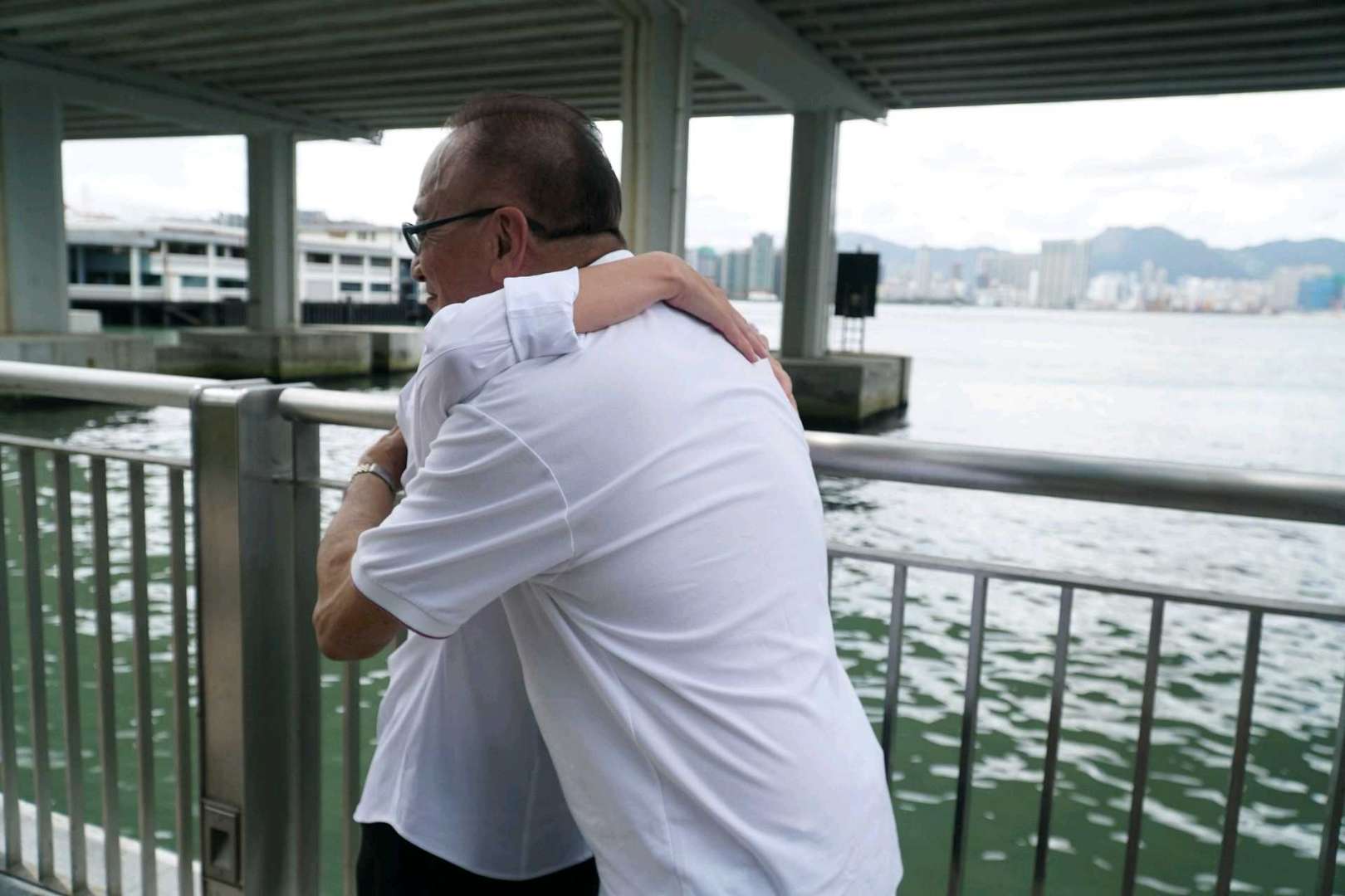 曹查理三级电影(“三级片鼻祖”曹查理拍片致富，后来隐退拒绝采访，他怎么样了)