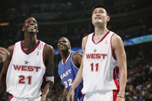 姚明nba历史得分榜（姚明被哈达迪打爆？对比两人NBA生涯数据，球迷：人比人，气死人）