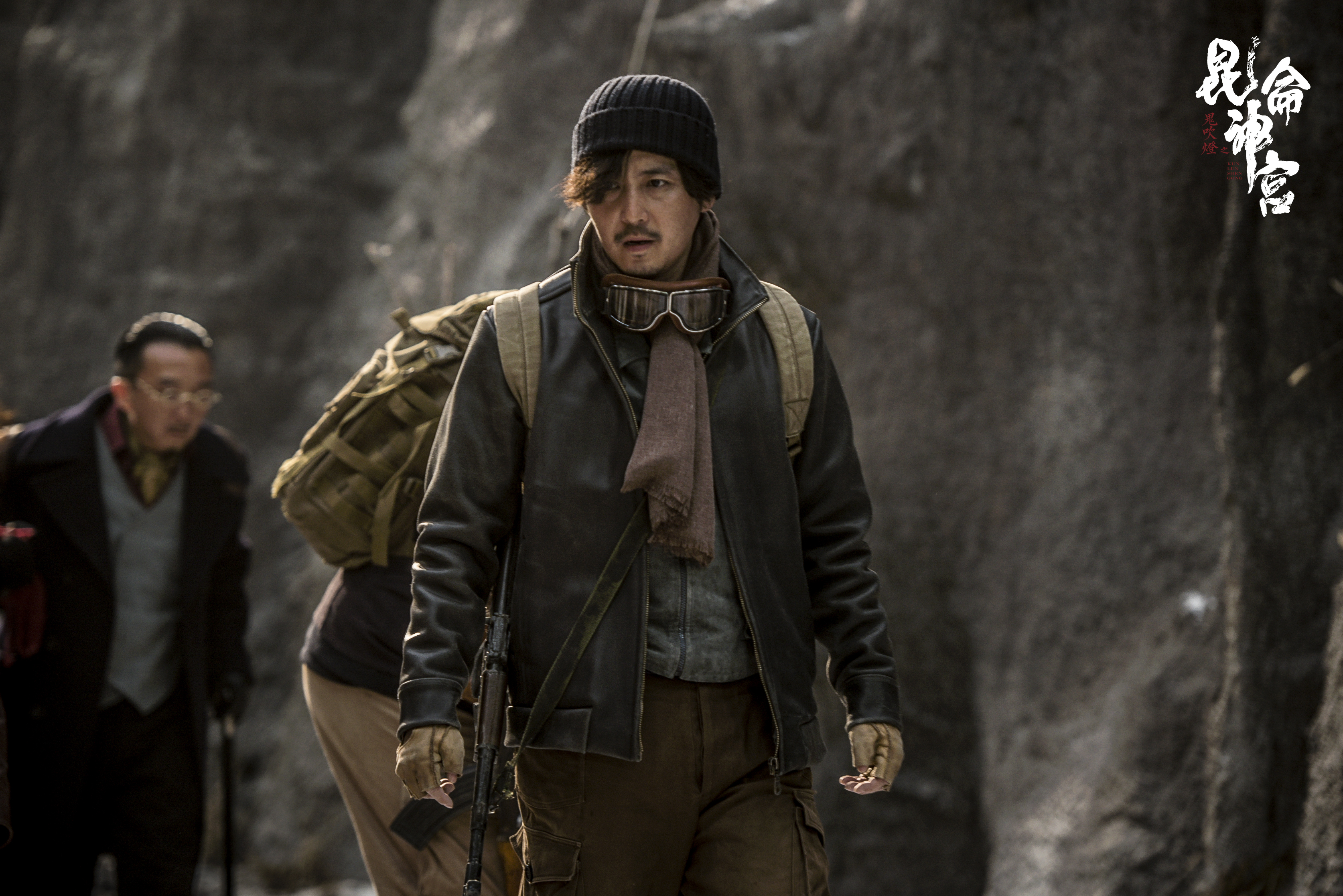 男主胡八一的饰演者是王泷正.