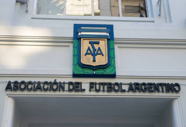 阿根廷足球联赛等级划分（深度分析解答7年7变的阿根廷联赛：应该叫阿超还是阿甲？）