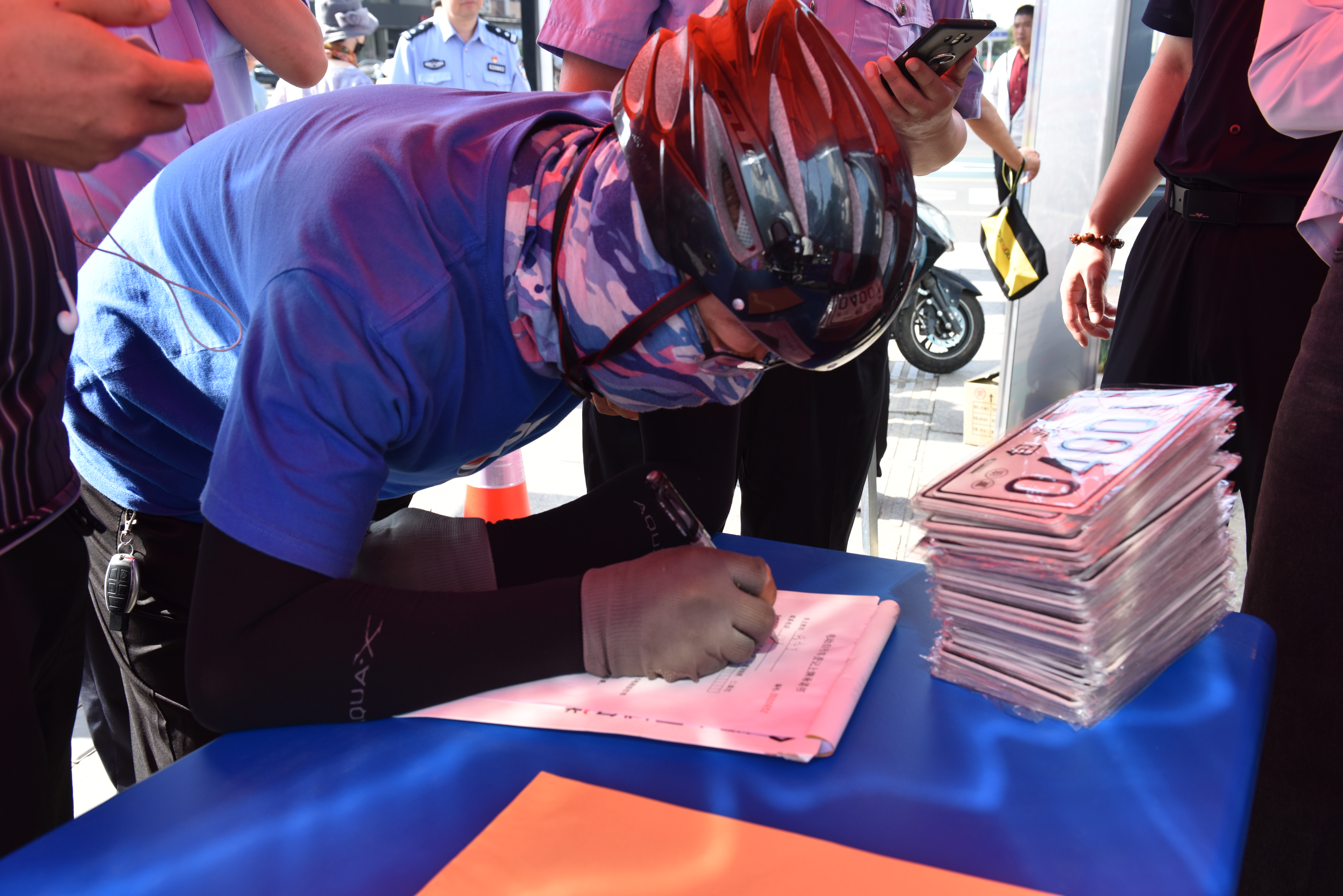 就近办 快捷办 上门办 流动办——包头交管支队全面推进电动自行车免费上牌工作