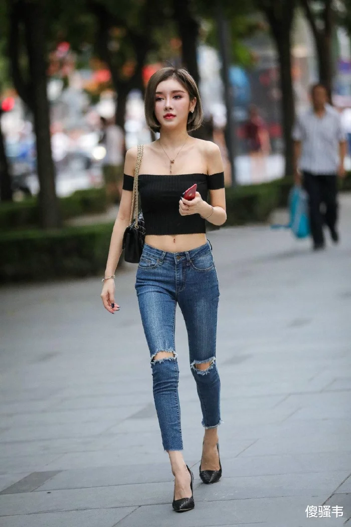 街拍短发气质人妻