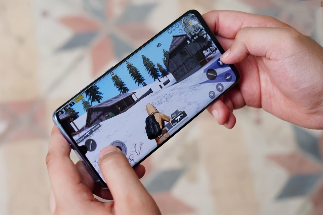 当下势头最猛的3款千元5G，高配低价，玩游戏也无压力