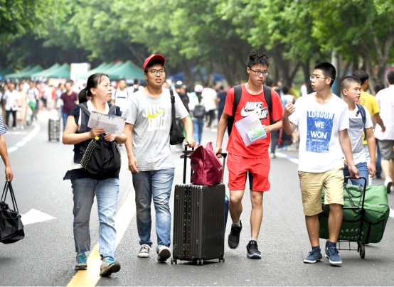 大一新生入学后，还要经历一次“资格复核”，不合格者或会被劝退