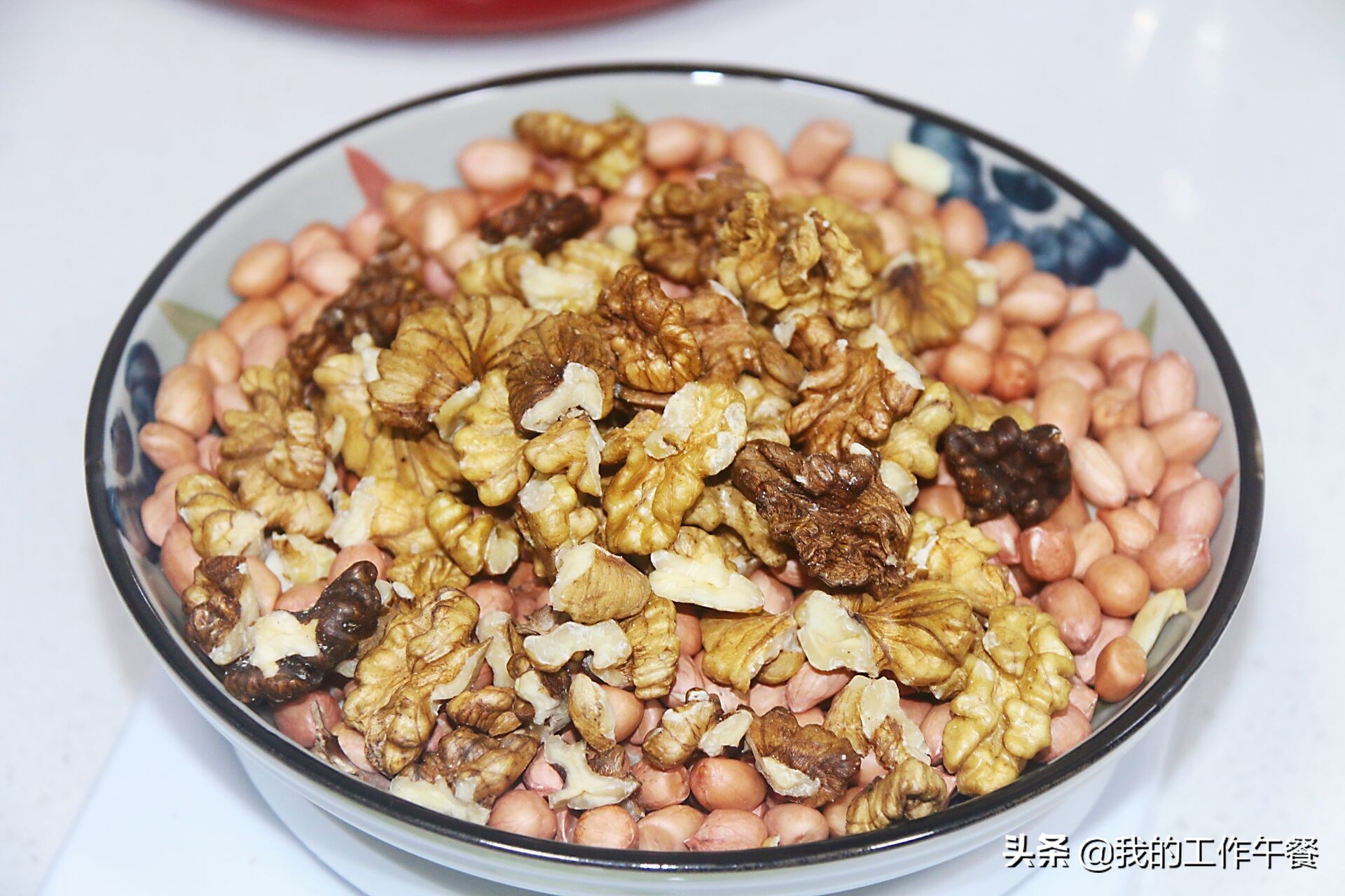 汤圆心子花生和核桃的做法（在家也能做的自制汤圆）