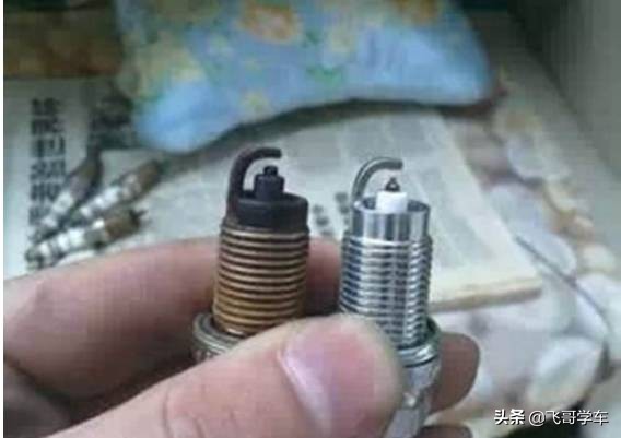 火花塞为什么一换就是4个？只换一个不行吗